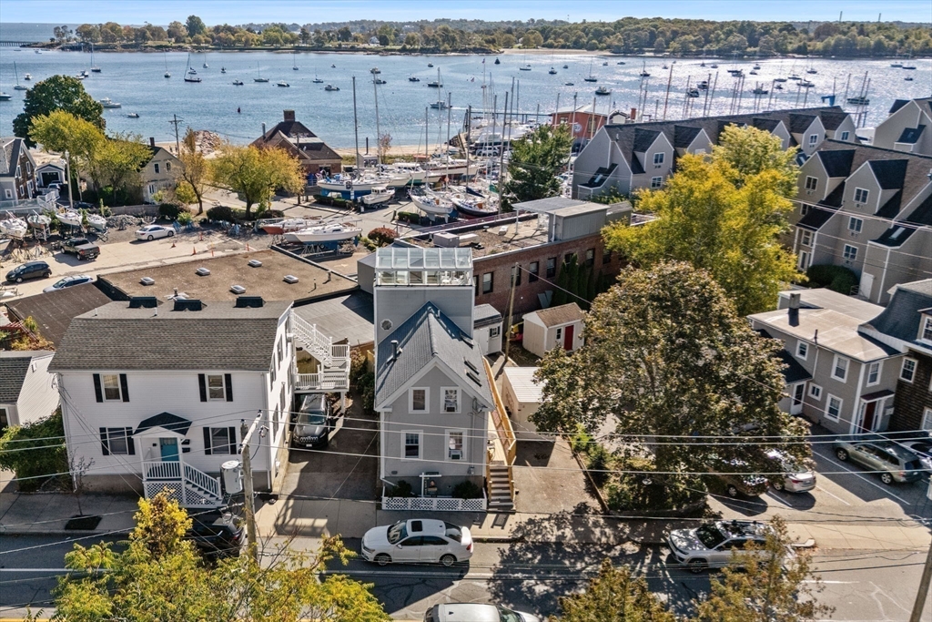 7 Lothrop St, Beverly, Massachusetts, 2 Bedrooms Bedrooms, 5 Rooms Rooms,2 BathroomsBathrooms,Residential,For Sale,Lothrop St,73505840