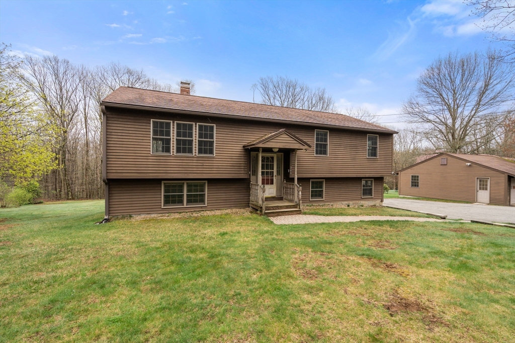 349 Leadmine Rd, Sturbridge, Massachusetts, 3 Bedrooms Bedrooms, 6 Rooms Rooms,1.5 BathroomsBathrooms,Residential,For Sale,Leadmine Rd,73505843