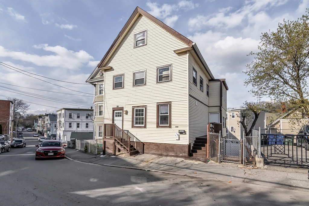 153 Union St, Lawrence, Massachusetts, 1 Bedroom Bedrooms, 4 Rooms Rooms,1 BathroomBathrooms,Residential Lease,For Rent,Union St,73505849