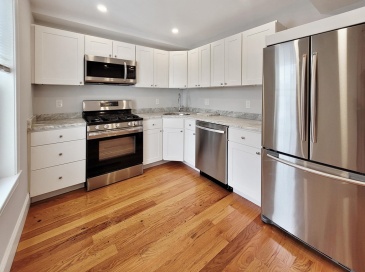 127 Shirley, Boston, Massachusetts, 2 Bedrooms Bedrooms, 4 Rooms Rooms,1.5 BathroomsBathrooms,Residential Lease,For Rent,Shirley,73505854