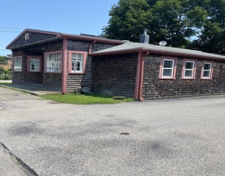 1193 Pleasant St, Weymouth, Massachusetts, 1 Bedroom Bedrooms, 4 Rooms Rooms,1 BathroomBathrooms,Residential Lease,For Rent,Pleasant St,73505864