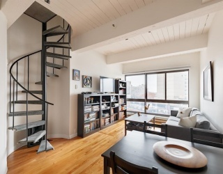 12 Stoneholm St, Boston, Massachusetts, 2 Bedrooms Bedrooms, 4 Rooms Rooms,1.5 BathroomsBathrooms,Residential,For Sale,Stoneholm St,73505870