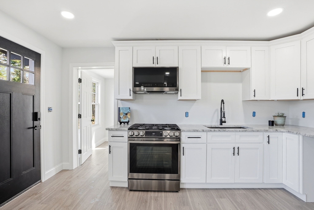 357 Wareham St, Middleboro, Massachusetts, 4 Bedrooms Bedrooms, 7 Rooms Rooms,3.5 BathroomsBathrooms,Residential,For Sale,Wareham St,73505593