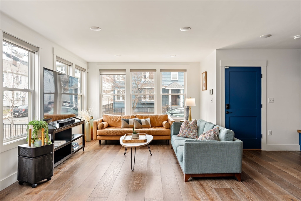 62 Governor Winthrop Rd, Somerville, Massachusetts, 3 Bedrooms Bedrooms, 8 Rooms Rooms,2.5 BathroomsBathrooms,Residential,For Sale,Governor Winthrop Rd,73505602