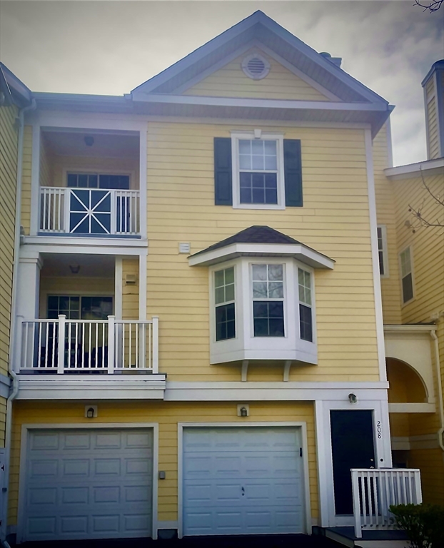 208 Gazebo Circle, Reading, Massachusetts, 2 Bedrooms Bedrooms, 5 Rooms Rooms,1.5 BathroomsBathrooms,Residential Lease,For Rent,Gazebo Circle,73505616