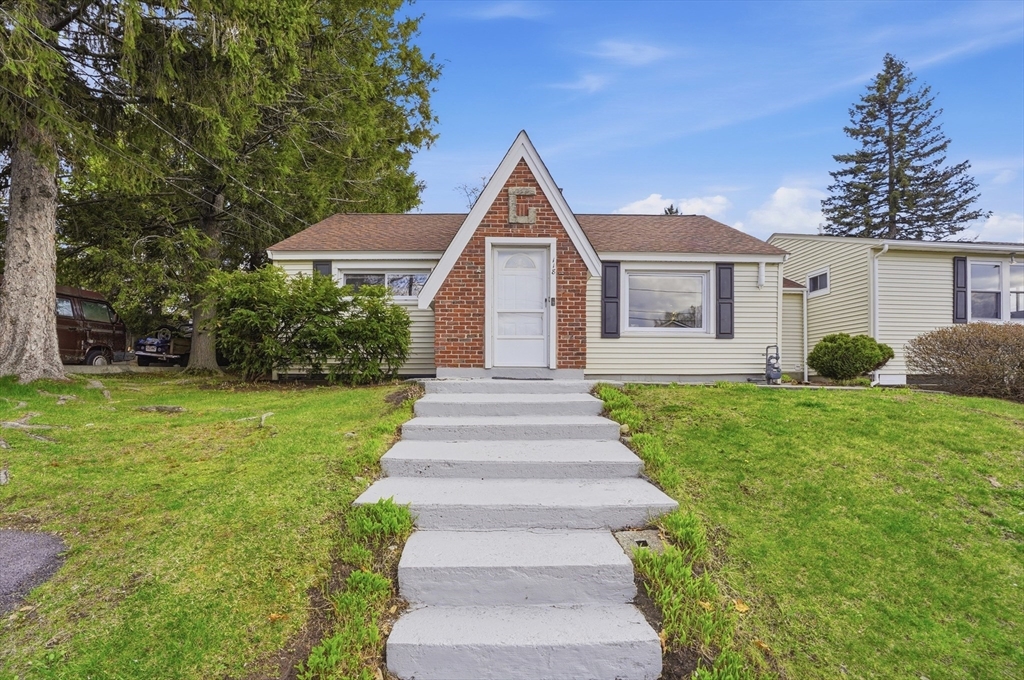 118 Wilkinson Street, Worcester, Massachusetts, 3 Bedrooms Bedrooms, 7 Rooms Rooms,2 BathroomsBathrooms,Residential,For Sale,Wilkinson Street,73505625