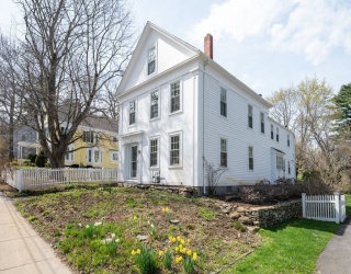 104 River Rd, Merrimac, Massachusetts, 4 Bedrooms Bedrooms, 9 Rooms Rooms,2.5 BathroomsBathrooms,Residential,For Sale,River Rd,73505623