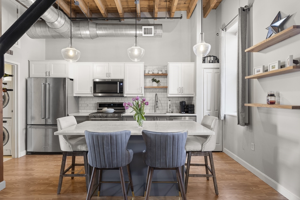 60 Dudley St, Chelsea, Massachusetts, 1 Bedroom Bedrooms, 1 Room Rooms,1 BathroomBathrooms,Residential,For Sale,Dudley St,73505629