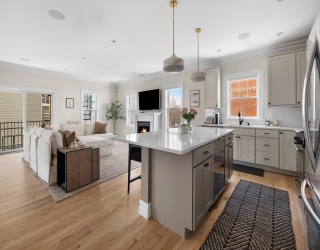 187 Gold St, Boston, Massachusetts, 3 Bedrooms Bedrooms, 5 Rooms Rooms,2.5 BathroomsBathrooms,Residential,For Sale,Gold St,73505627