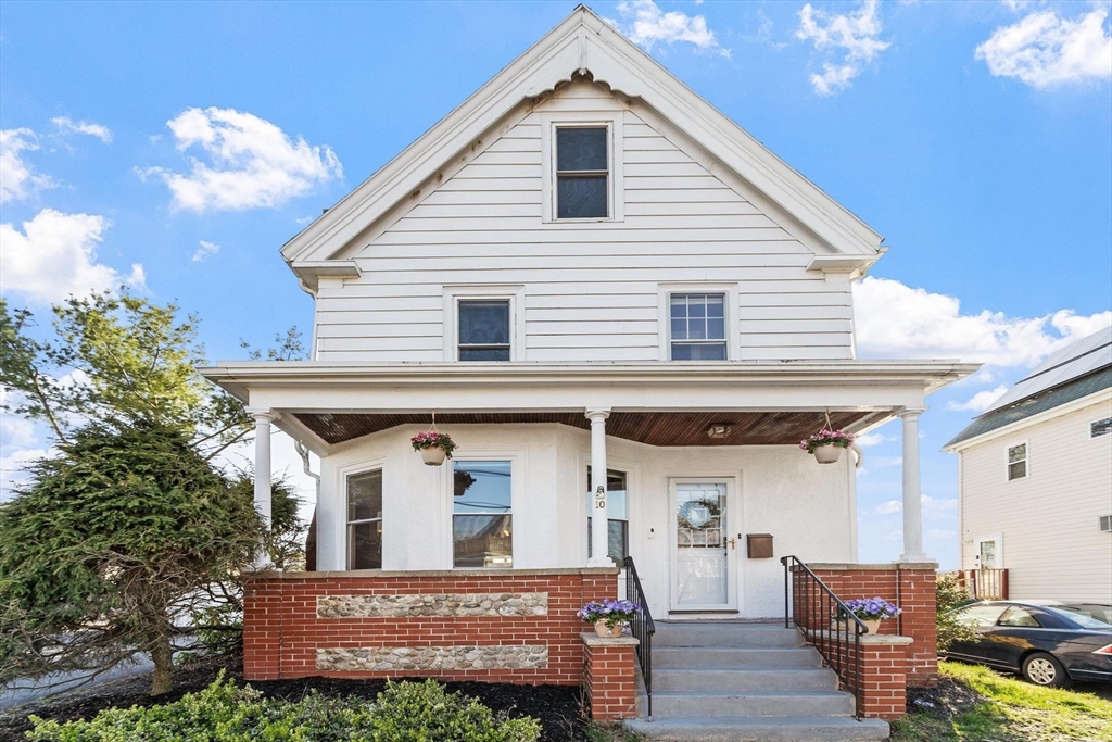 10 Lake View Pl, Lynn, Massachusetts, 3 Bedrooms Bedrooms, 7 Rooms Rooms,2 BathroomsBathrooms,Residential,For Sale,Lake View Pl,73505637