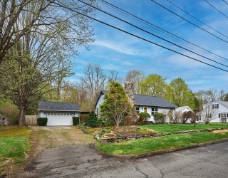 56 Oak St, Northampton, Massachusetts, 3 Bedrooms Bedrooms, 5 Rooms Rooms,2 BathroomsBathrooms,Residential,For Sale,Oak St,73505920