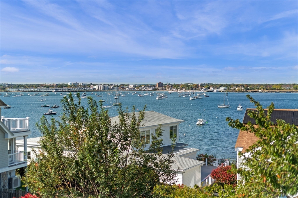 99 Naugus Ave, Marblehead, Massachusetts, 3 Bedrooms Bedrooms, 5 Rooms Rooms,3 BathroomsBathrooms,Residential Lease,For Rent,Naugus Ave,73505956