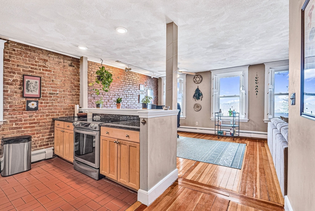 25 South Street, Boston, Massachusetts, 1 Bedroom Bedrooms, 3 Rooms Rooms,1 BathroomBathrooms,Residential,For Sale,South Street,73505960