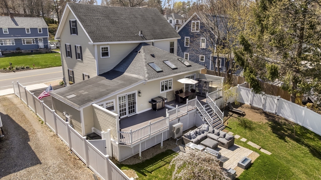 510 Merrimac St, Newburyport, Massachusetts, 4 Bedrooms Bedrooms, 8 Rooms Rooms,2.5 BathroomsBathrooms,Residential,For Sale,Merrimac St,73505969