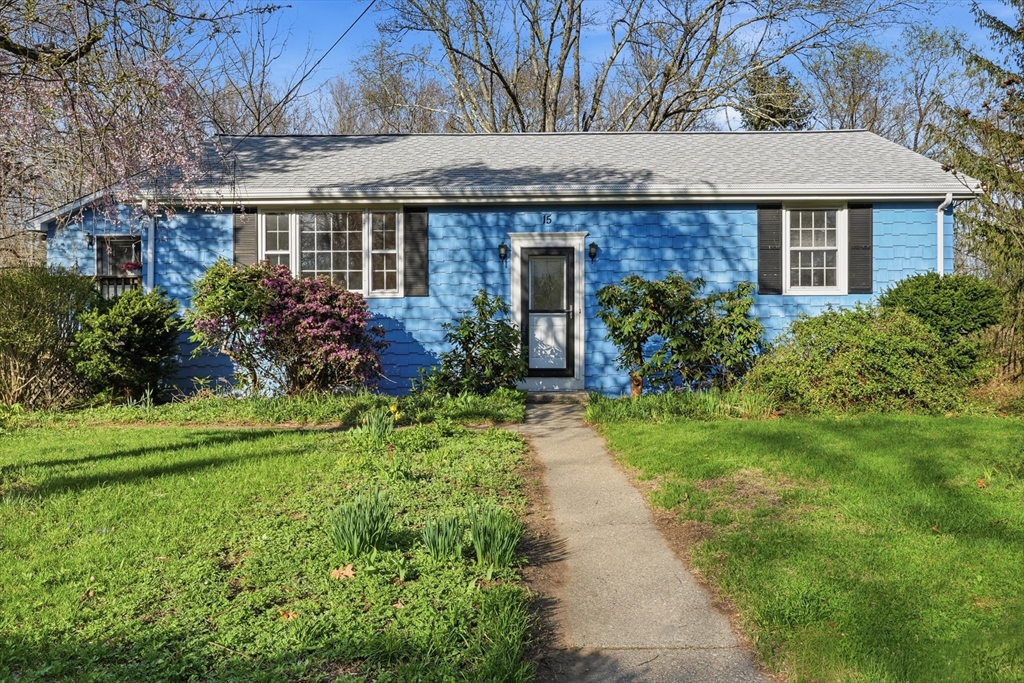 15 Grove Street, Auburn, Massachusetts, 3 Bedrooms Bedrooms, 8 Rooms Rooms,1 BathroomBathrooms,Residential,For Sale,Grove Street,73505894