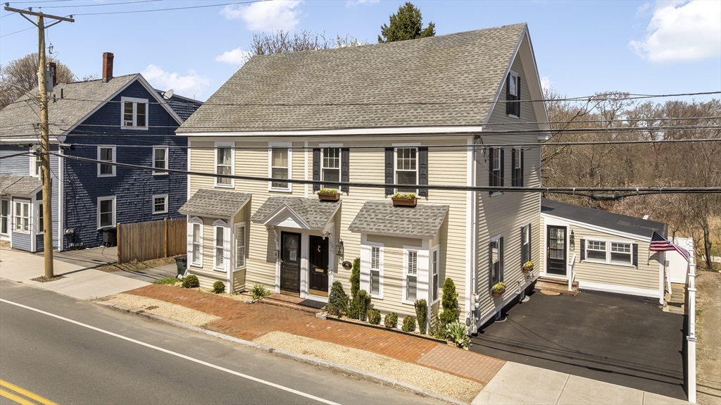 510 Merrimac St, Newburyport, Massachusetts, 4 Bedrooms Bedrooms, 8 Rooms Rooms,2.5 BathroomsBathrooms,Residential,For Sale,Merrimac St,73505975