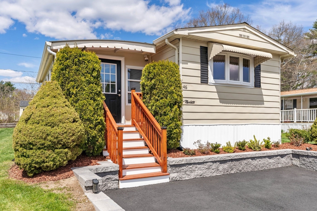 46 Louie Lane, Raynham, Massachusetts, 2 Bedrooms Bedrooms, 5 Rooms Rooms,1 BathroomBathrooms,Residential,For Sale,Louie Lane,73505982