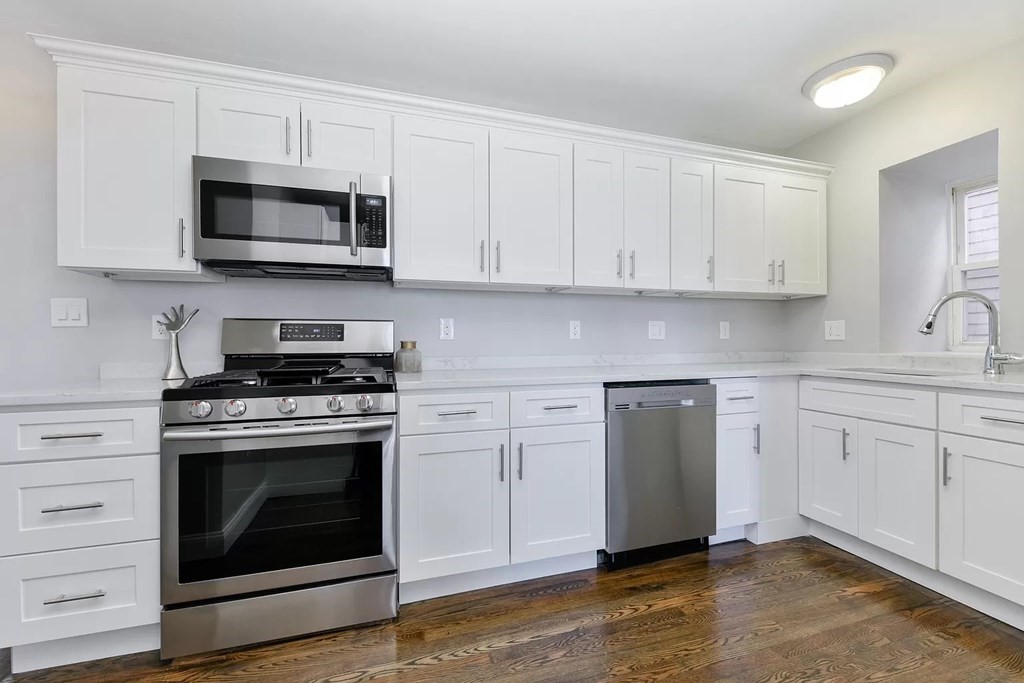 21 Rowell, Boston, Massachusetts, 3 Bedrooms Bedrooms, 5 Rooms Rooms,1 BathroomBathrooms,Residential Lease,For Rent,Rowell,73505996