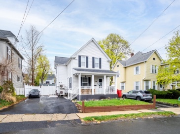 89 Boutelle St, Leominster, Massachusetts, 3 Bedrooms Bedrooms, 6 Rooms Rooms,1.5 BathroomsBathrooms,Residential,For Sale,Boutelle St,73505965