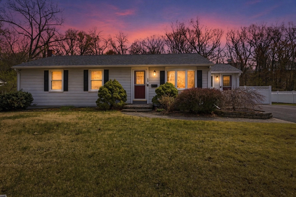 133 Boyce St, Auburn, Massachusetts, 3 Bedrooms Bedrooms, 6 Rooms Rooms,1 BathroomBathrooms,Residential,For Sale,Boyce St,73505859