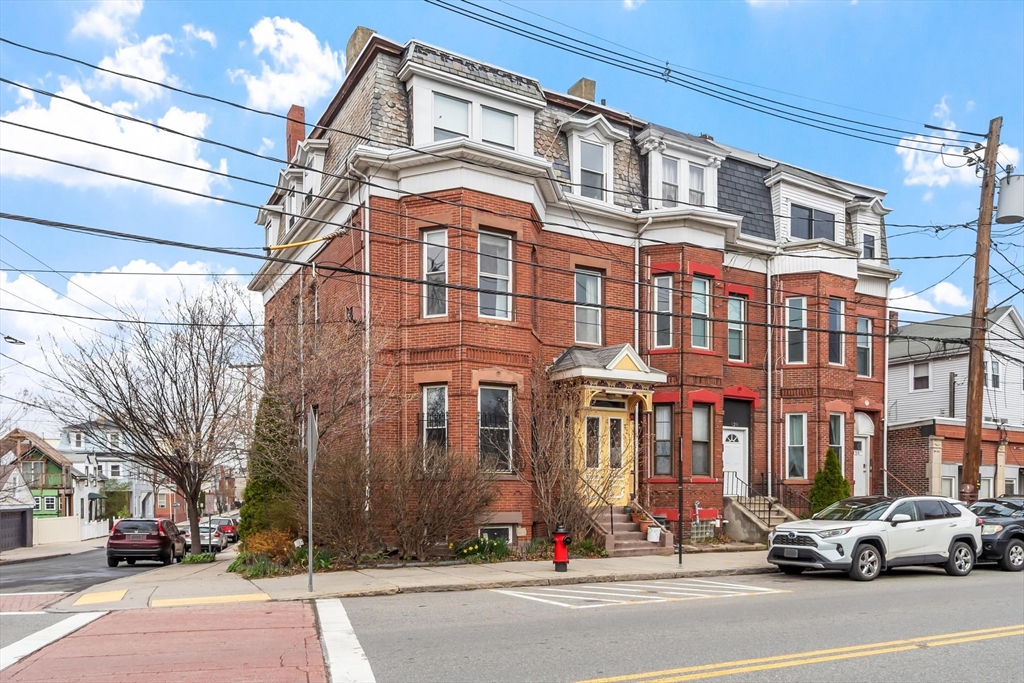 126 Washington Ave, Chelsea, Massachusetts, 2 Bedrooms Bedrooms, 4 Rooms Rooms,2 BathroomsBathrooms,Residential,For Sale,Washington Ave,73505925