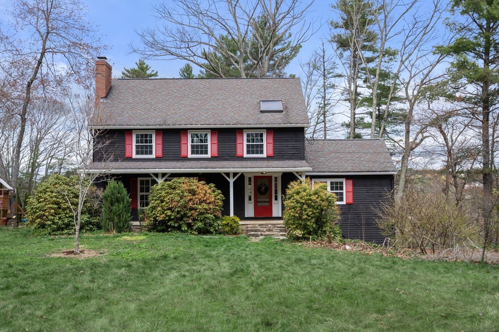 34 Roy Ter, West Brookfield, Massachusetts, 3 Bedrooms Bedrooms, 7 Rooms Rooms,1.5 BathroomsBathrooms,Residential,For Sale,Roy Ter,73506035