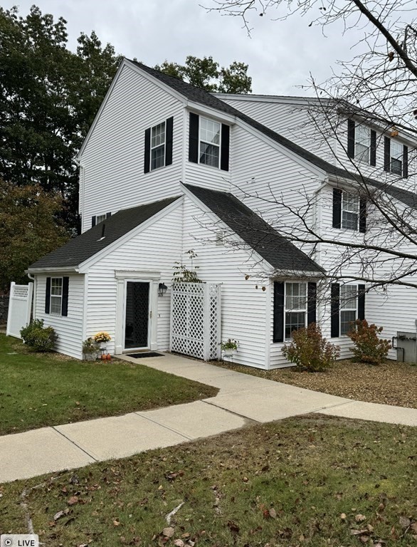 23 Berrington Rd, Leominster, Massachusetts, 1 Bedroom Bedrooms, 4 Rooms Rooms,1 BathroomBathrooms,Residential,For Sale,Berrington Rd,73505875
