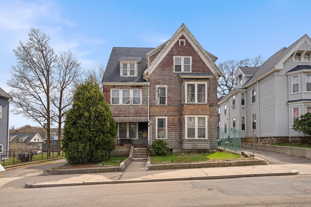 70 W Cottage St, Boston, Massachusetts, 6 Bedrooms Bedrooms, 13 Rooms Rooms,3 BathroomsBathrooms,Residential Income,For Sale,W Cottage St,73505765