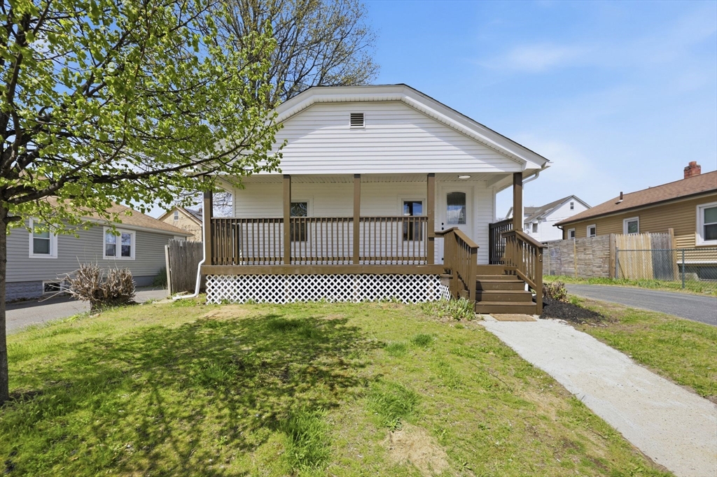 20 Conklin St, Springfield, Massachusetts, 2 Bedrooms Bedrooms, 4 Rooms Rooms,1 BathroomBathrooms,Residential,For Sale,Conklin St,73506069