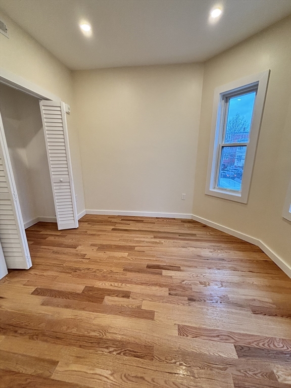 125 Central Ave, Chelsea, Massachusetts, 3 Bedrooms Bedrooms, 5 Rooms Rooms,1 BathroomBathrooms,Residential Lease,For Rent,Central Ave,73506072