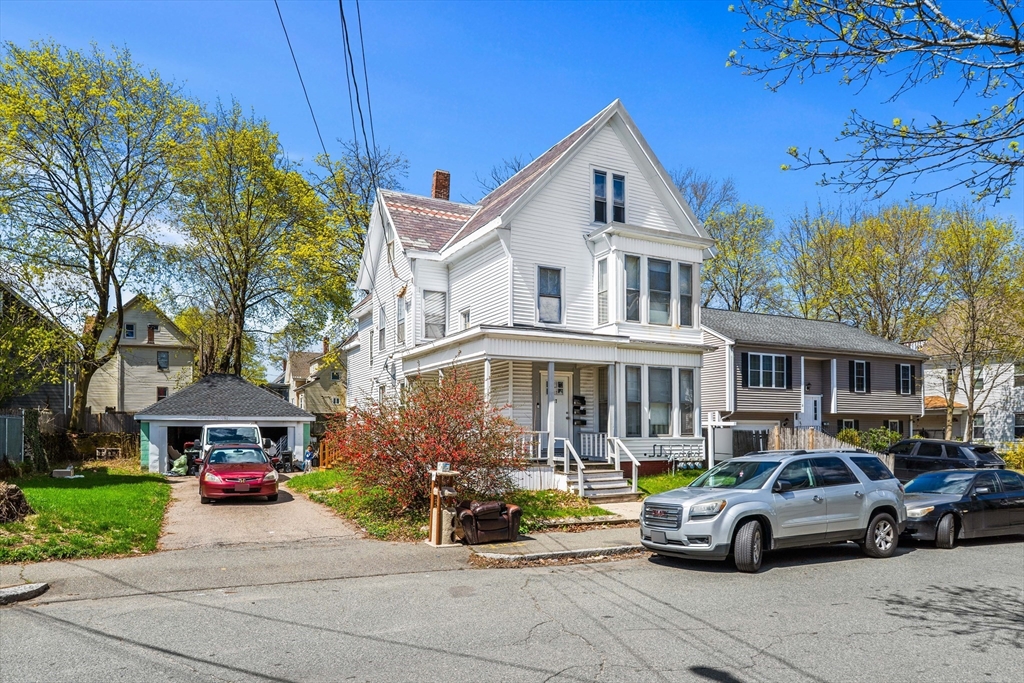 27 Hamilton St, Brockton, Massachusetts, 8 Bedrooms Bedrooms, 14 Rooms Rooms,3 BathroomsBathrooms,Residential Income,For Sale,Hamilton St,73503277