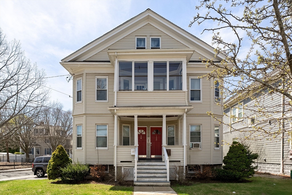 98-100 W Wyoming Ave, Melrose, Massachusetts, 6 Bedrooms Bedrooms, 12 Rooms Rooms,2 BathroomsBathrooms,Residential Income,For Sale,W Wyoming Ave,73506079