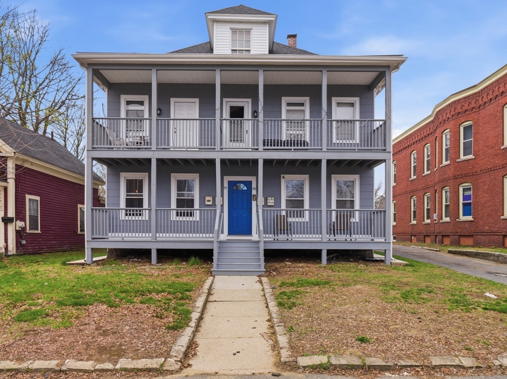 94-96 4th Ave, Lowell, Massachusetts, 5 Bedrooms Bedrooms, 16 Rooms Rooms,4.5 BathroomsBathrooms,Residential Income,For Sale,4th Ave,73506070