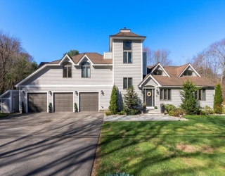 22 Old Cambridge Turnpike, Lincoln, Massachusetts, 4 Bedrooms Bedrooms, 10 Rooms Rooms,4 BathroomsBathrooms,Residential,For Sale,Old Cambridge Turnpike,73505947