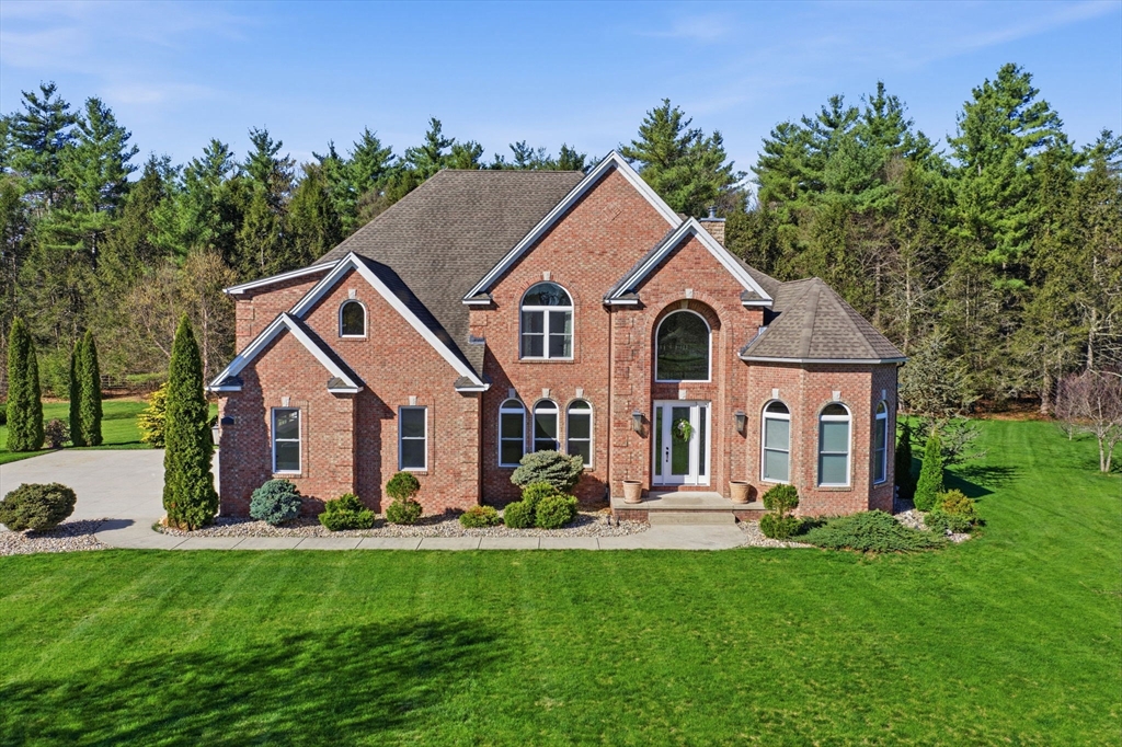 9 Nicholas Ln, Southampton, Massachusetts, 4 Bedrooms Bedrooms, 7 Rooms Rooms,3.5 BathroomsBathrooms,Residential,For Sale,Nicholas Ln,73505886