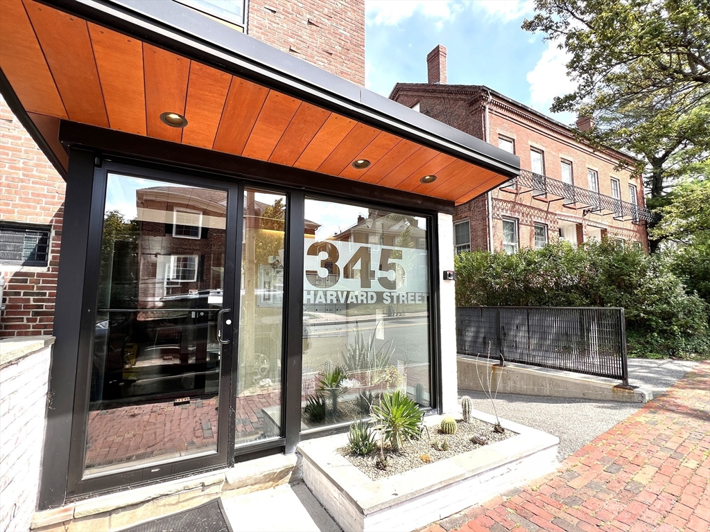 345 Harvard St, Cambridge, Massachusetts, 2 Bedrooms Bedrooms, 4 Rooms Rooms,1.5 BathroomsBathrooms,Residential Lease,For Rent,Harvard St,73488472