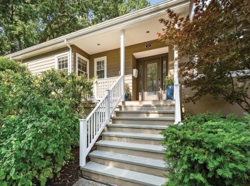 44 Rolling Ln, Newton, Massachusetts, 3 Bedrooms Bedrooms, 6 Rooms Rooms,2 BathroomsBathrooms,Residential Lease,For Rent,Rolling Ln,73486560 44 Rolling Ln, Newton, Massachusetts, 3 Bedrooms Bedrooms, 6 Rooms Rooms,2 BathroomsBathrooms,Residential Lease,For Rent,Rolling Ln,73486560