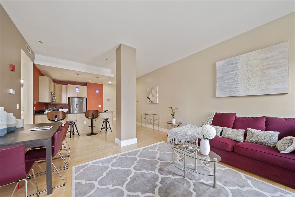 70 Lincoln St, Boston, Massachusetts, 1 Bedroom Bedrooms, 3 Rooms Rooms,1 BathroomBathrooms,Residential,For Sale,Lincoln St,73506161