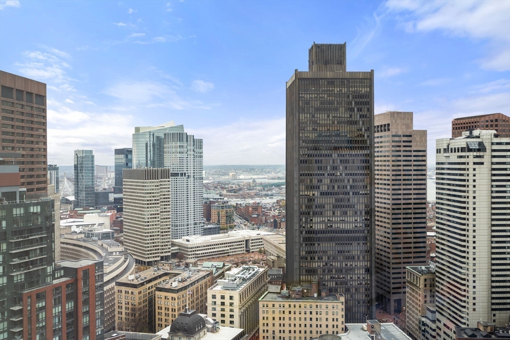 1 Franklin Street, Boston, Massachusetts, 2 Bedrooms Bedrooms, 4 Rooms Rooms,2.5 BathroomsBathrooms,Residential Lease,For Rent,Franklin Street,73506303