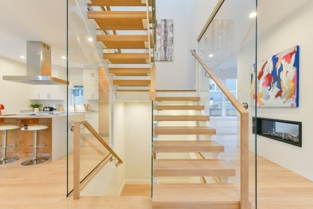 123 Walden Street, Cambridge, Massachusetts, 4 Bedrooms Bedrooms, 8 Rooms Rooms,3.5 BathroomsBathrooms,Residential Lease,For Rent,Walden Street,73506326