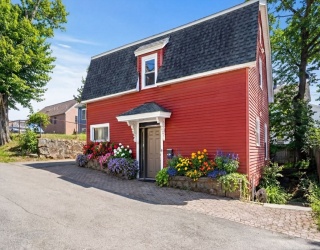 15 Lexington Terrace, Waltham, Massachusetts, 2 Bedrooms Bedrooms, 8 Rooms Rooms,1.5 BathroomsBathrooms,Residential Lease,For Rent,Lexington Terrace,73505514