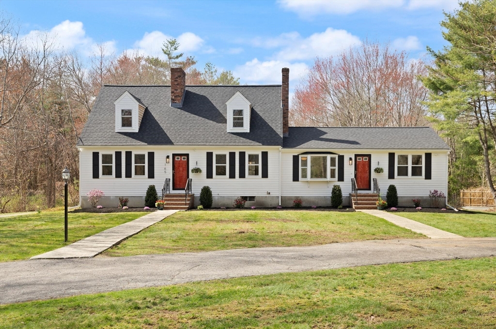 165 Howard St, Easton, Massachusetts, 5 Bedrooms Bedrooms, 11 Rooms Rooms,2.5 BathroomsBathrooms,Residential,For Sale,Howard St,73506148