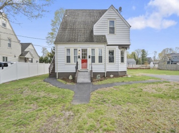57 Battery St., Abington, Massachusetts, 3 Bedrooms Bedrooms, 8 Rooms Rooms,2 BathroomsBathrooms,Residential,For Sale,Battery St.,73506166