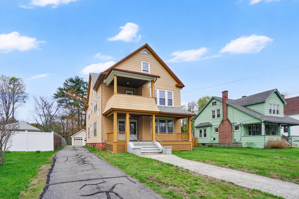 82-84 Kings Hwy, West Springfield, Massachusetts, 6 Bedrooms Bedrooms, 12 Rooms Rooms,2 BathroomsBathrooms,Residential Income,For Sale,Kings Hwy,73506168