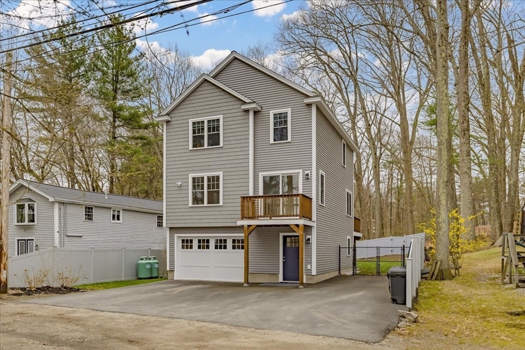 13 Lower Rd, Westford, Massachusetts, 2 Bedrooms Bedrooms, 5 Rooms Rooms,2 BathroomsBathrooms,Residential,For Sale,Lower Rd,73506182