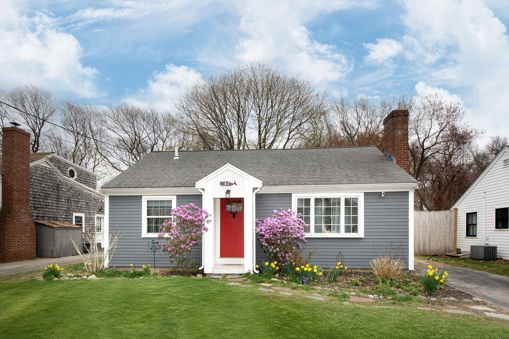41 Irving Rd, Scituate, Massachusetts, 3 Bedrooms Bedrooms, 5 Rooms Rooms,1 BathroomBathrooms,Residential,For Sale,Irving Rd,73506185
