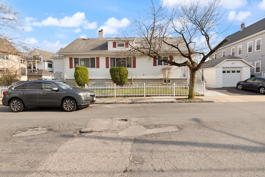 30 Bowdoin St, Medford, Massachusetts, 3 Bedrooms Bedrooms, 6 Rooms Rooms,1.5 BathroomsBathrooms,Residential,For Sale,Bowdoin St,73506147