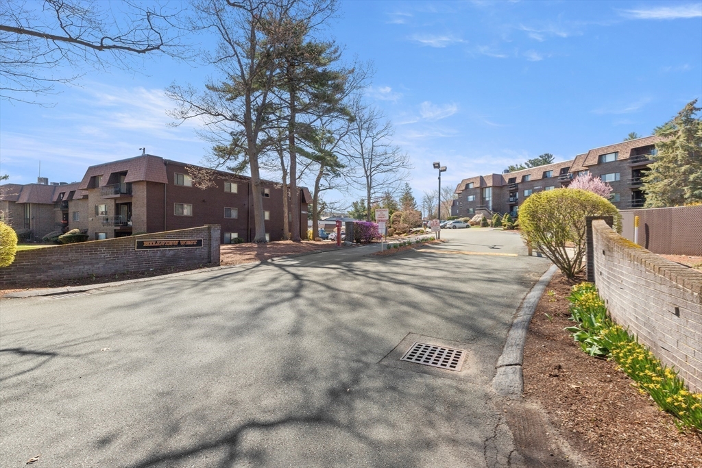 9 Thomas Street, Saugus, Massachusetts, 2 Bedrooms Bedrooms, 4 Rooms Rooms,2 BathroomsBathrooms,Residential,For Sale,Thomas Street,73506187