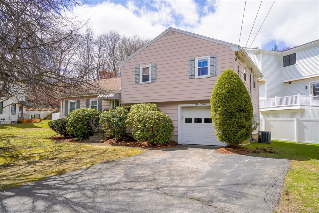 53 Yale Road, Needham, Massachusetts, 3 Bedrooms Bedrooms, 7 Rooms Rooms,1.5 BathroomsBathrooms,Residential,For Sale,Yale Road,73506195