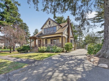 44 Hemlock Street, Needham, Massachusetts, 3 Bedrooms Bedrooms, 8 Rooms Rooms,1.5 BathroomsBathrooms,Residential,For Sale,Hemlock Street,73506209